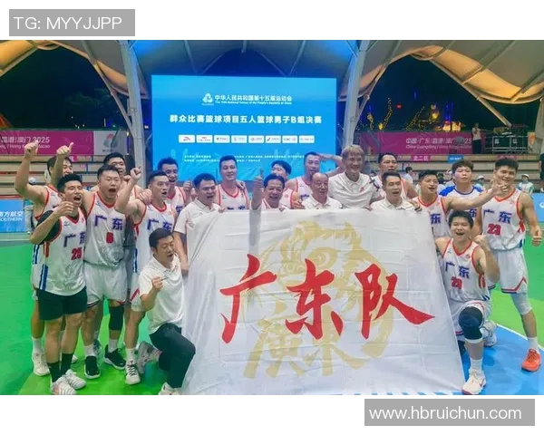 西安篮球队在冠军赛中的强势表现与战术分析 西安篮球队在冠军赛中的强势表现与战术分析